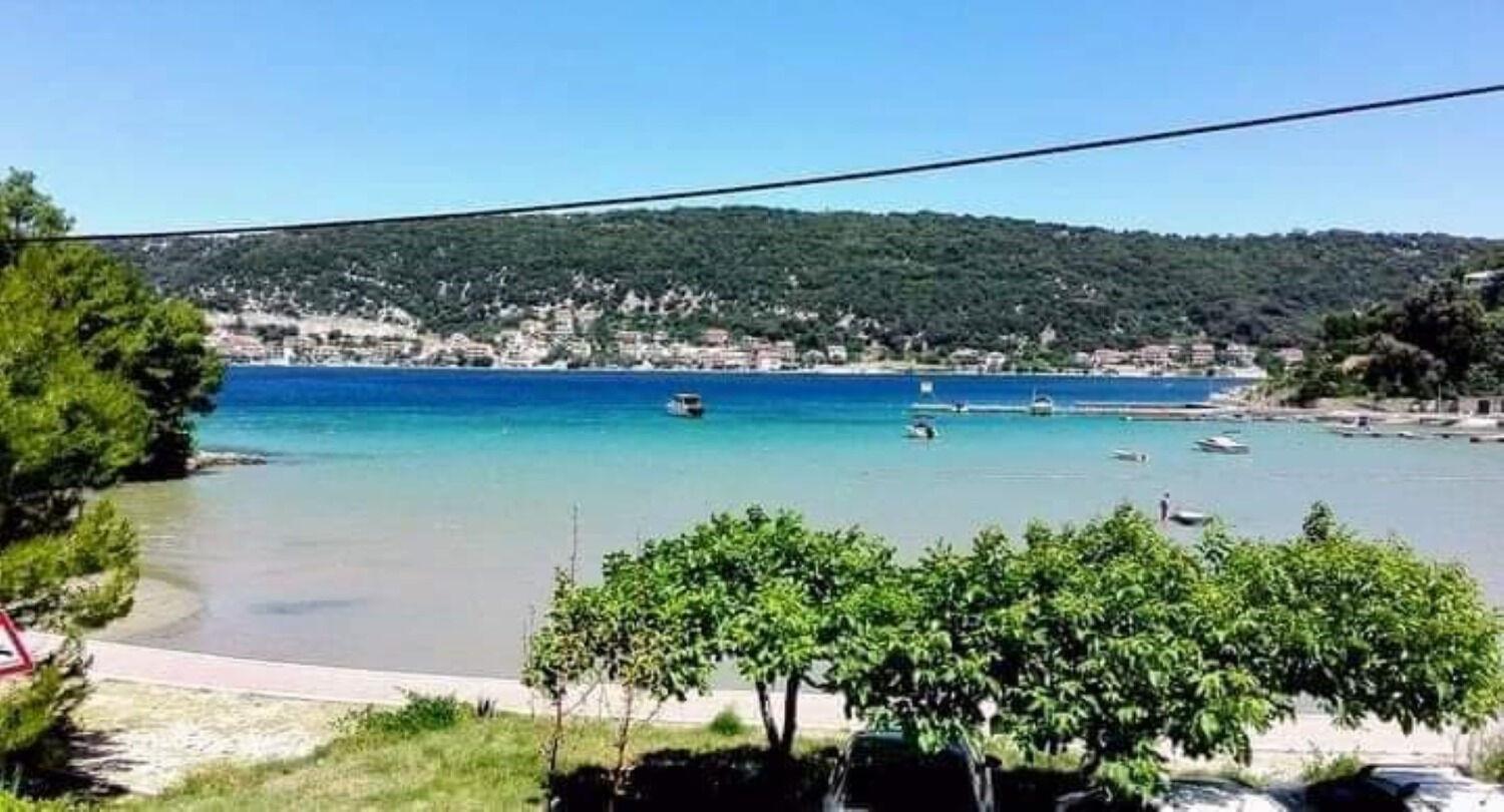 Apartments Mig - With Beautiful Garden Supetarska Draga Bagian luar foto